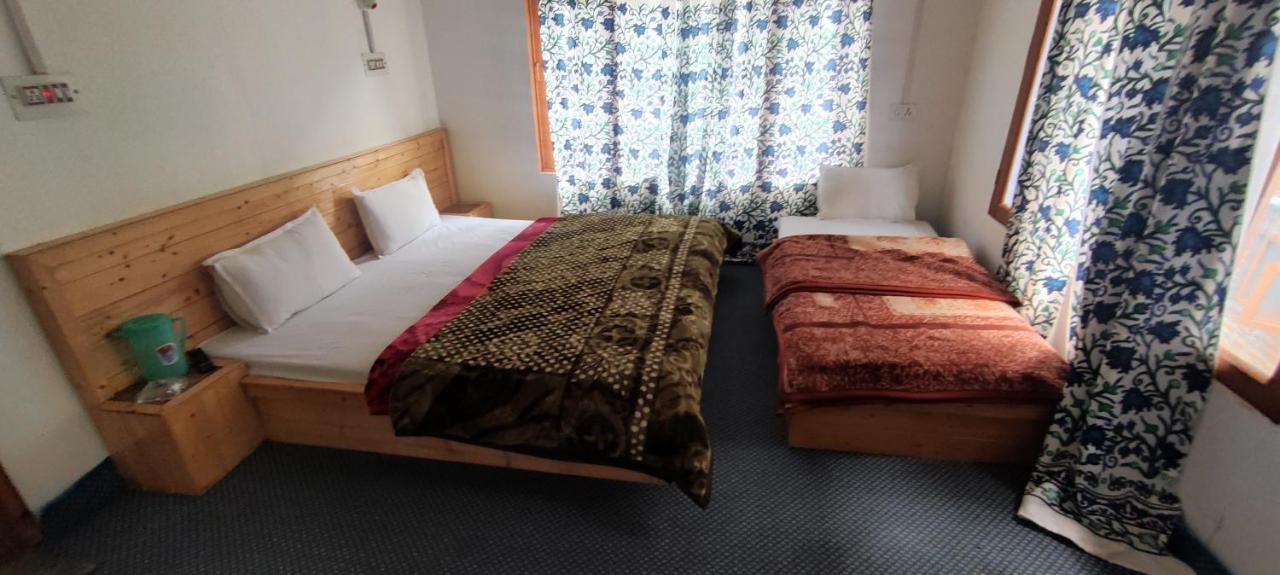 Jahangir Cottage Pahalgām Extérieur photo